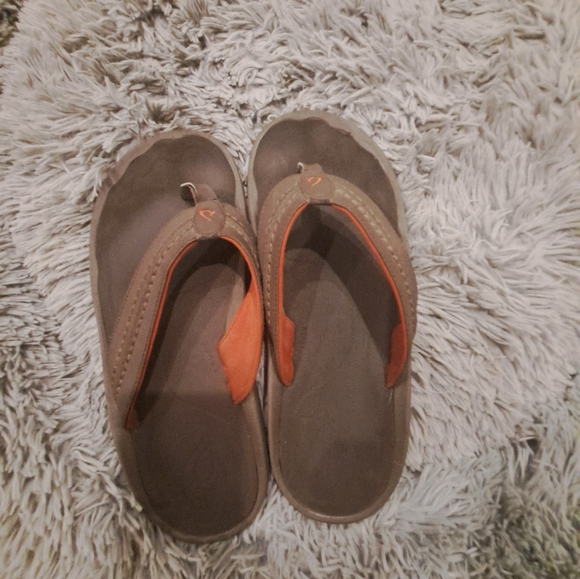 True Religion sz 13 Olukai great Condition discontinued - Picture 2 of 4